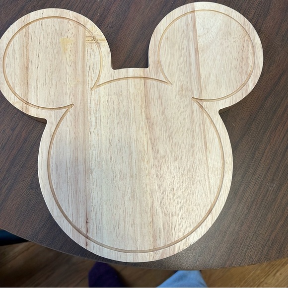 Disney’s Mickey Mouse Head Shaped Cheese Board & Tool Set Toscana Charcuterie - Picture 1 of 4